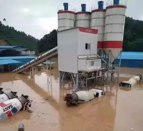 大雨過后，就知道混凝土攪拌站選址有多么重要了